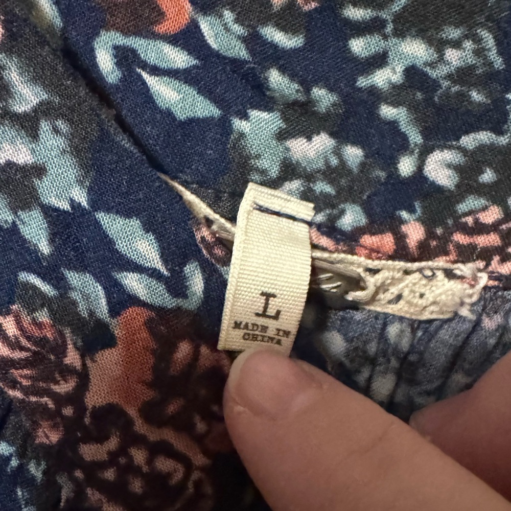 Gimmicks by BKE floral boho top Size Large - Picture 6 of 9